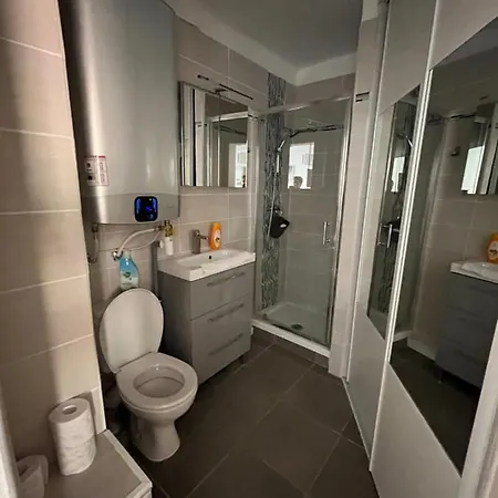 Beau T2 Rive Gauche Etat Neuf Climatise Apartmán
